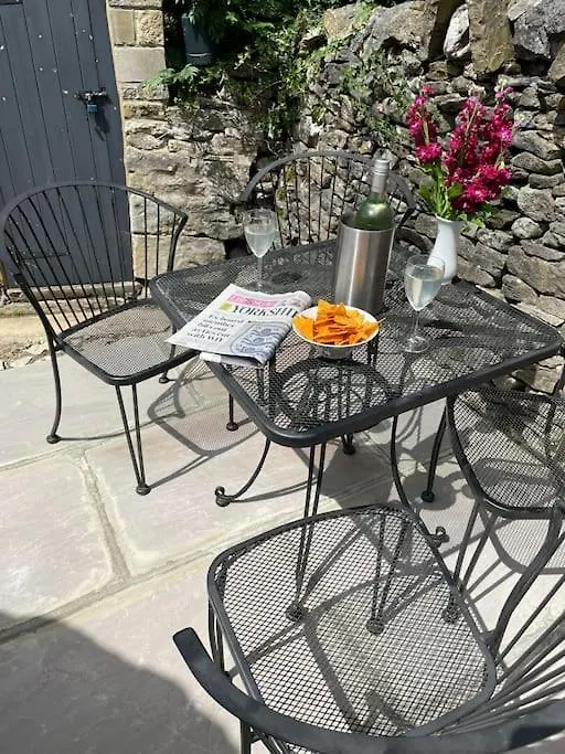 Hawksworth Cottage - Grassington Village Location